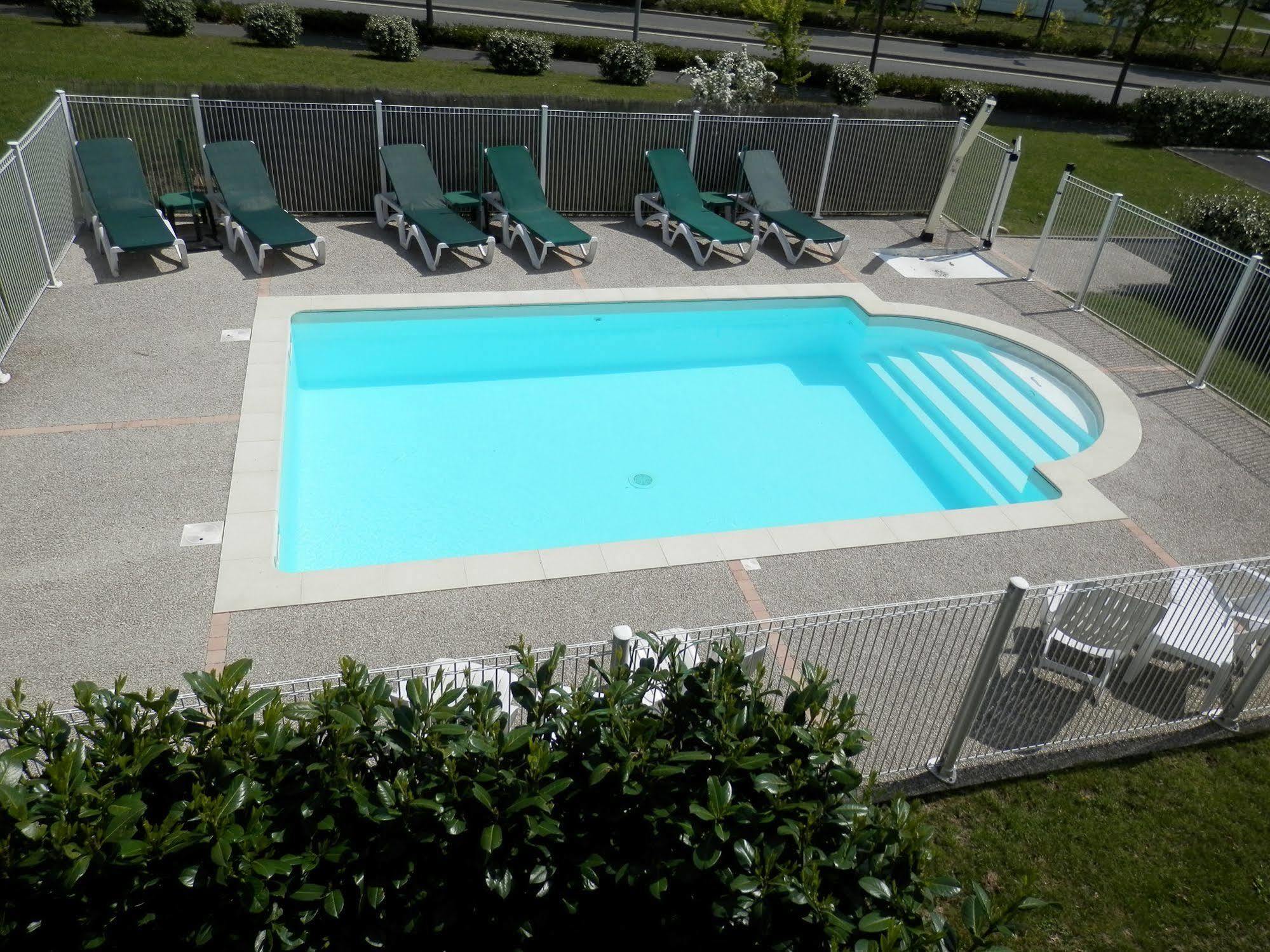 Everhotel Route64 Tarbes-Ibos Hotel 2*